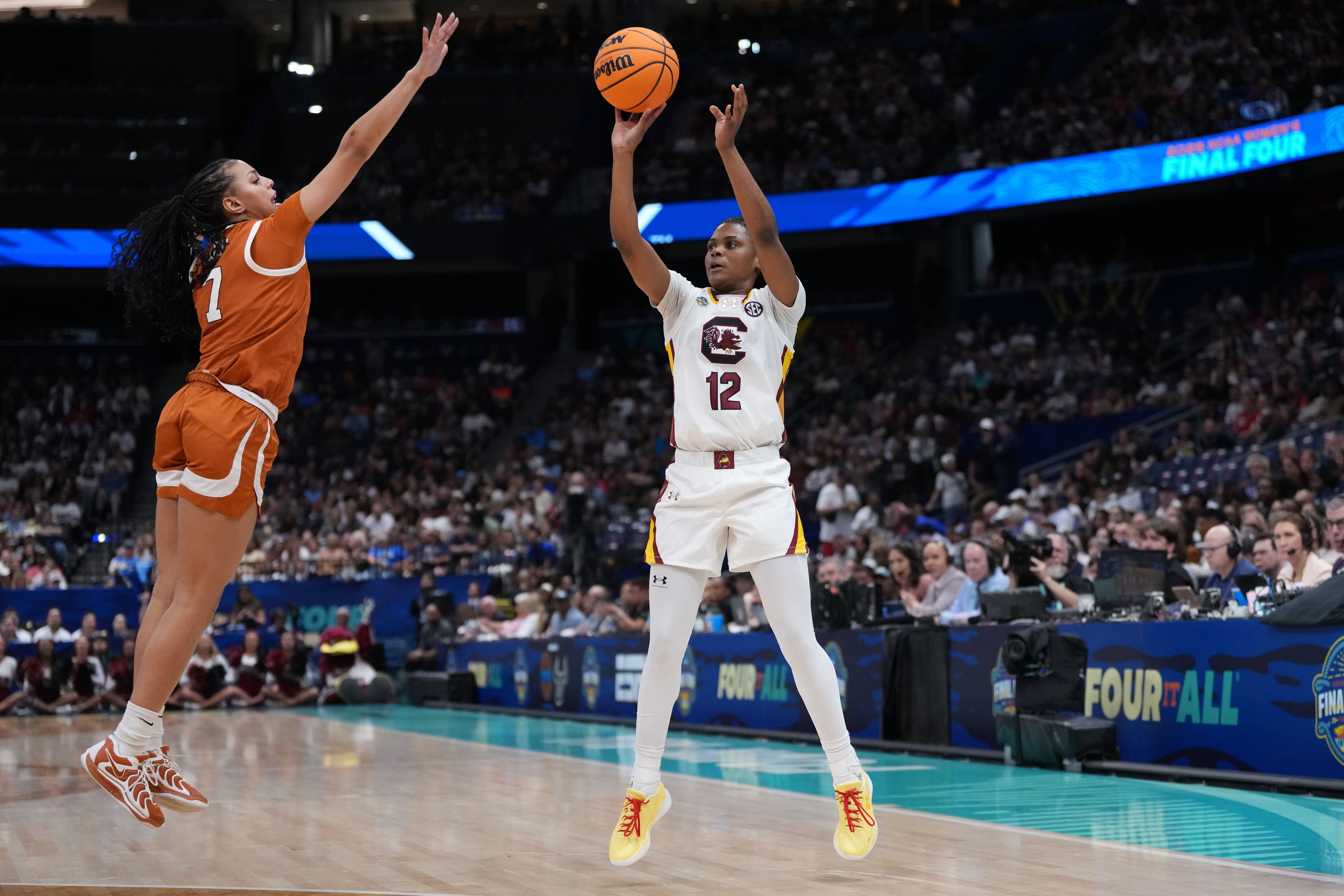 The addition of MiLaysia Fulwiley gives LSU arguably the top backcourt in the sport. (Photo Credit: IMAGN)